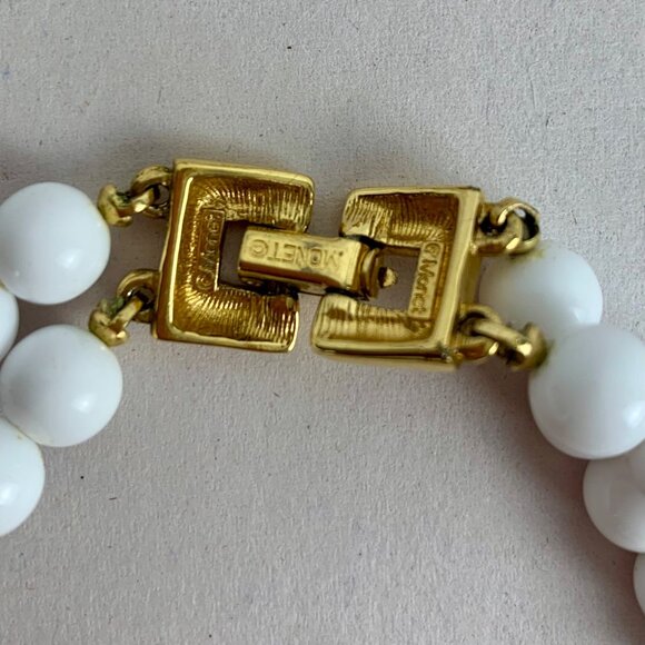 Set of 6 MONET Jewelry 4 Earrings, 1 Necklace In Gold & White Beads, 1 Brooch - Picture 10 of 13